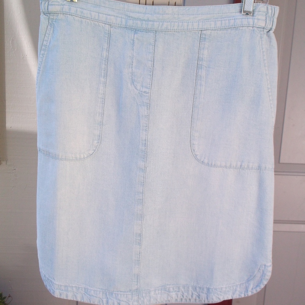 J GILL light Blue denim straight skirt S